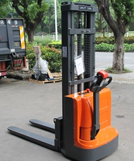 如何計(jì)算電動托盤搬運(yùn)車的爬坡能力