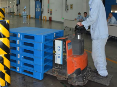 新制劑工廠舉辦電動(dòng)托盤(pán)搬運(yùn)車(chē)安全操作練賽